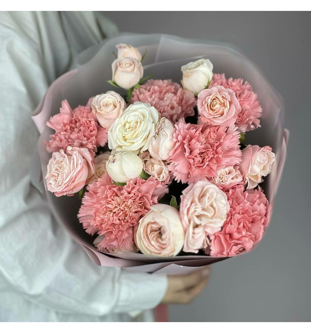 Роза кустовая пионовидная с диантусом